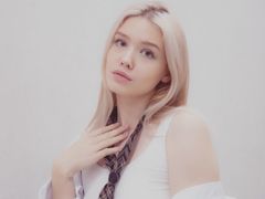 AndreaAdrian - blond female with  big tits webcam at LiveJasmin