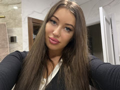 AndreaMood - female with black hair webcam at LiveJasmin