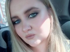 AndreaRobinsonn from LiveJasmin