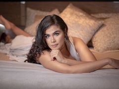 AnnHill - female with brown hair and  big tits webcam at LiveJasmin