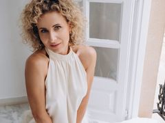 TiffanyRoz - blond female webcam at LiveJasmin