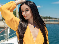 AngelaBerry - female with brown hair webcam at LiveJasmin