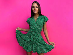 AngelaWoods - female with brown hair and  small tits webcam at LiveJasmin