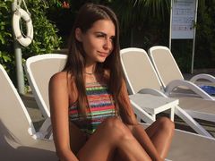 NadiaKisa - female with brown hair webcam at ImLive