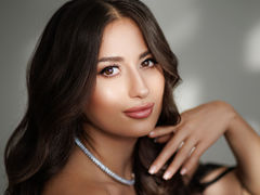AngelinaRen - female with brown hair webcam at LiveJasmin