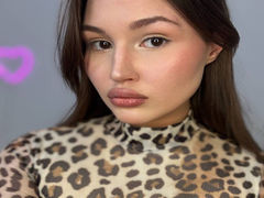 AnjelinaRos - female with brown hair webcam at xLoveCam