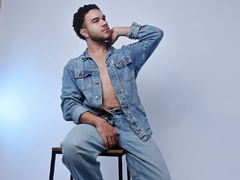 AngeloMoreti from LiveJasmin