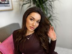 AngieCalloway - female with brown hair webcam at LiveJasmin