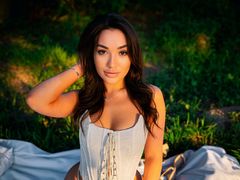 AngieCalloway - female with brown hair webcam at LiveJasmin