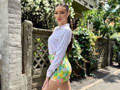 AngieShaen - female with brown hair webcam at LiveJasmin