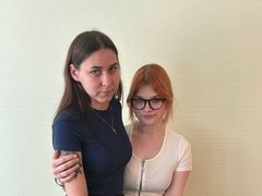 ArlyneDikes - female with brown hair webcam at xLoveCam