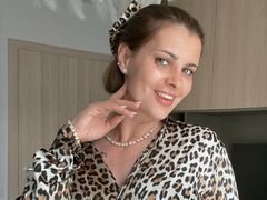 AnishaBee from LiveJasmin