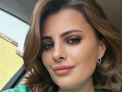 AnishaBee - female with  big tits webcam at LiveJasmin