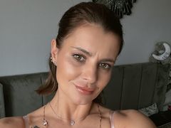 AnishaBee - female with  big tits webcam at LiveJasmin