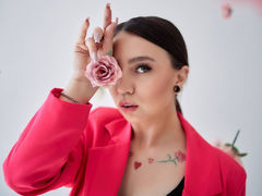 AnnBenzo - female with brown hair webcam at LiveJasmin