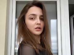 AnnPerry - female with brown hair webcam at LiveJasmin