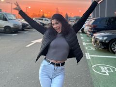 AnnaAlessia from LiveJasmin