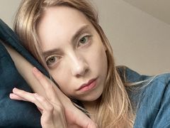 AnnaDarko from LiveJasmin
