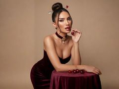 AnnaKarev - blond female webcam at LiveJasmin