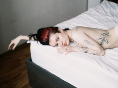 AnnaLeyah - female with black hair and  small tits webcam at LiveJasmin