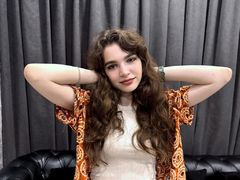 AnnaLorens - female with brown hair webcam at LiveJasmin