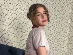 AnnaMartt - female with brown hair webcam at LiveJasmin