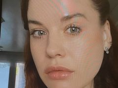 HotAnnaMendelson - female with brown hair and  big tits webcam at LiveJasmin