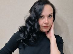 AnnaMoon - female with black hair webcam at LiveJasmin