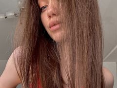 AnnaRen - female with brown hair and  big tits webcam at LiveJasmin