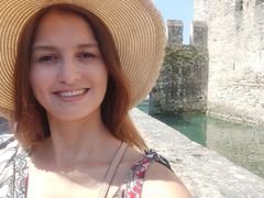 AnneMari - female with brown hair webcam at LiveJasmin