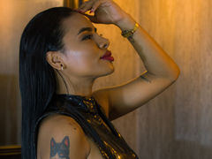 AnneRoa - female with black hair and  big tits webcam at LiveJasmin
