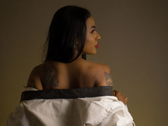 AnneRoa - female with black hair and  big tits webcam at LiveJasmin
