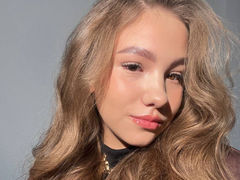 AnnellePerault from LiveJasmin