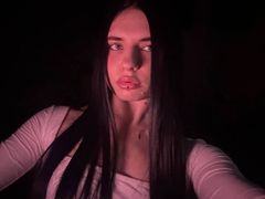 AnnettaRuehling - female with black hair webcam at LiveJasmin