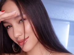 AnnieRouse - female with black hair and  small tits webcam at xLoveCam