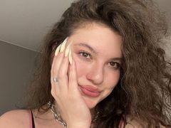 AnoraVeyron from LiveJasmin