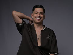 AntinoEmerald - male webcam at LiveJasmin