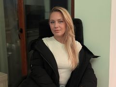 LaraDixonn from LiveJasmin