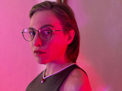 AphexQueen - female with red hair webcam at LiveJasmin