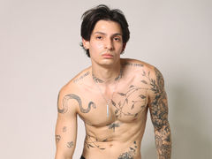 ApoloHidalg from LiveJasmin