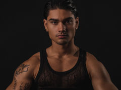 ApoloRay - male webcam at LiveJasmin