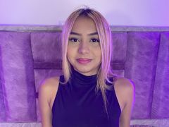 ArhizSanz - female with black hair webcam at LiveJasmin