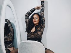 AriaLuna - female with brown hair webcam at LiveJasmin