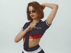 AriaMaier - female with brown hair webcam at LiveJasmin