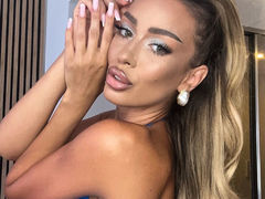 00ArianaDoll - female with black hair and  big tits webcam at LiveJasmin