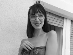 RafaellaTrueLove - female with brown hair and  big tits webcam at LiveJasmin