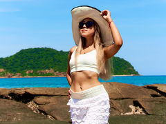 ArinaLime - blond female webcam at ImLive