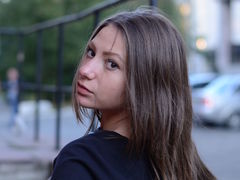 AriannaKisses - female with red hair webcam at LiveJasmin