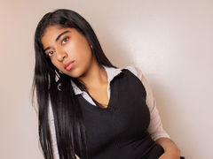 AriiDuval - female with black hair webcam at LiveJasmin