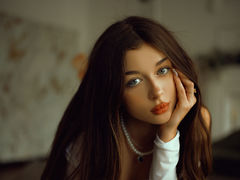 ArinaMalcolm - female with red hair webcam at LiveJasmin